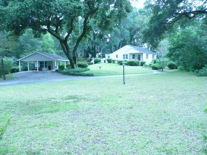 2212 Seroy St, Charleston, SC 29412