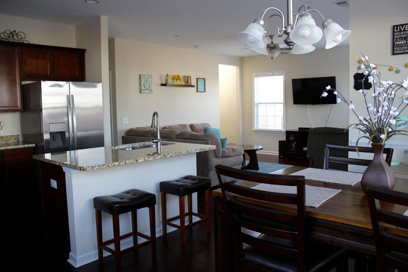 8020 Regency Elm Dr, Charleston, SC 29406