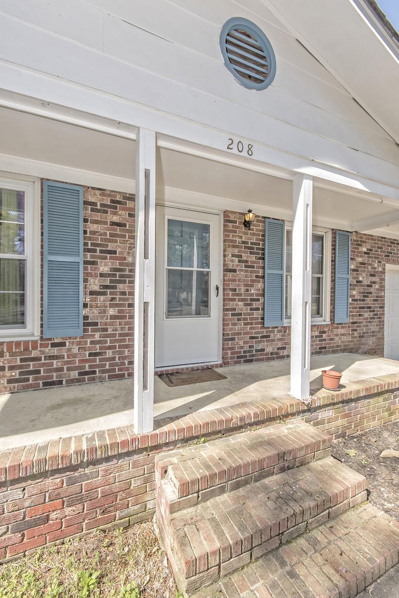 208 Mary Celestia Dr, Summerville, SC 29483