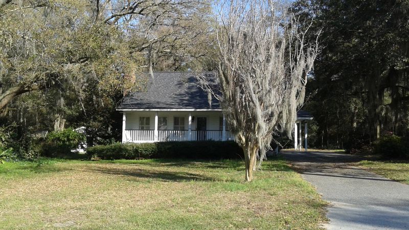 684 Clearview Dr, Charleston, SC 29412