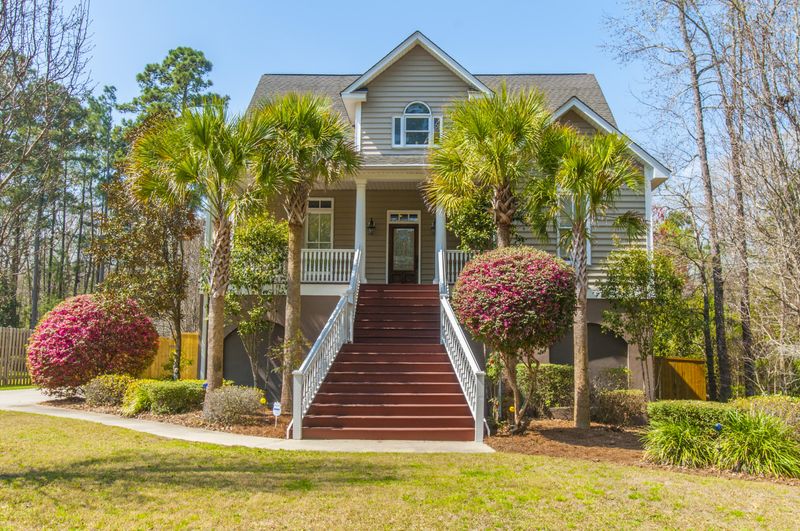 235 Pecan Dr, Summerville, SC 29483