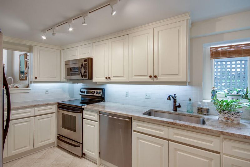 109 East Bay St #1e, Charleston, SC 29401