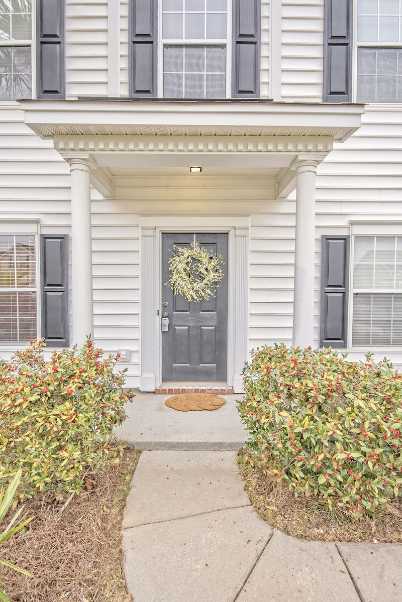 7324 Water Thrush Ct, Hanahan, SC 29410