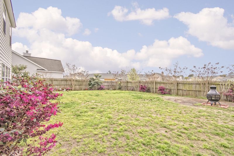 7324 Water Thrush Ct, Hanahan, SC 29410