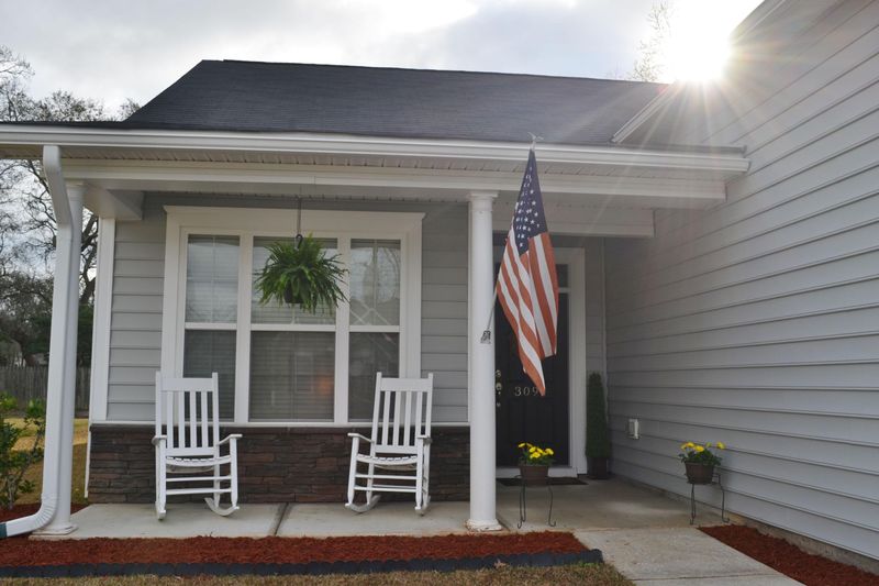 3094 Nantuckett Ave, North Charleston, SC 29420