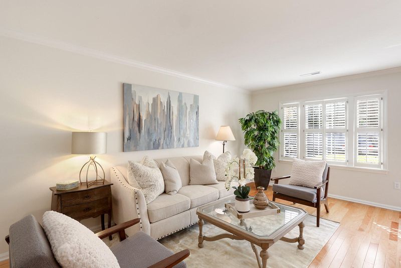 12 George #B-6, Charleston, SC 29401