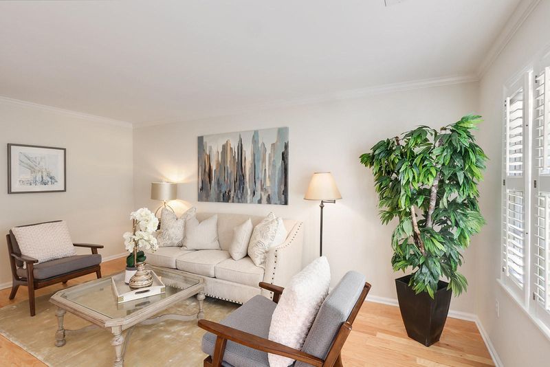 12 George #B-6, Charleston, SC 29401