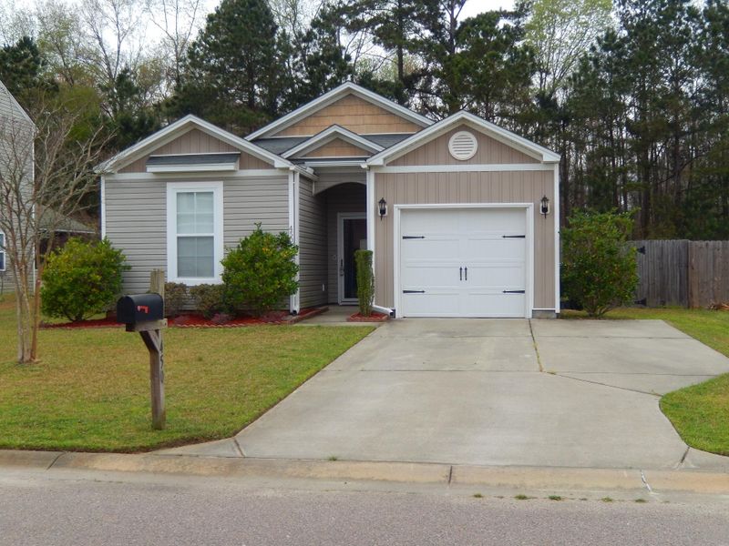 450 Stoney Field Dr, Moncks Corner, SC 29461