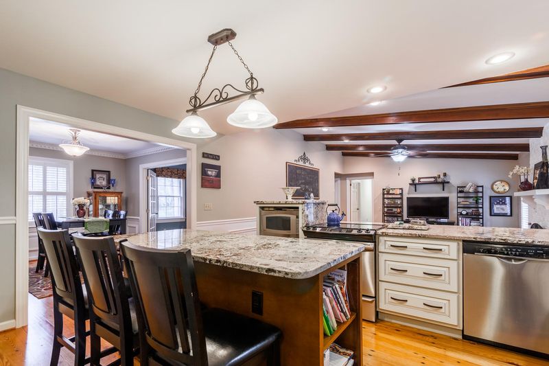 645 Regina St, Charleston, SC 29412