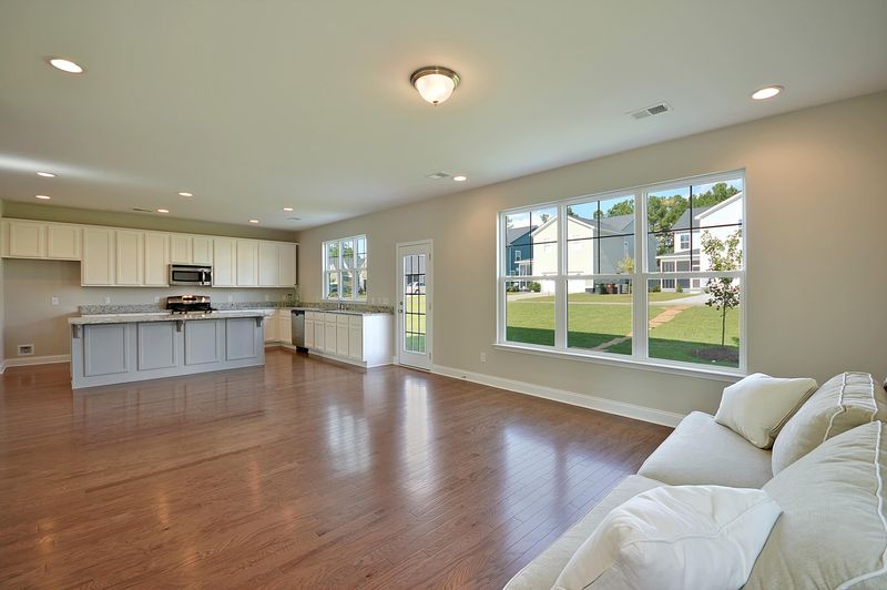 247 Palmetto Walk Dr, Summerville, SC 29483
