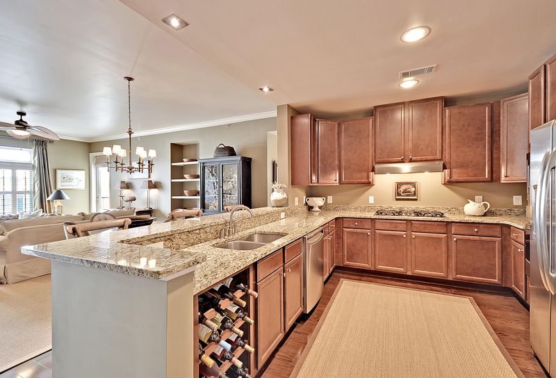 135 Pier View St #409, Daniel Island, SC 29492