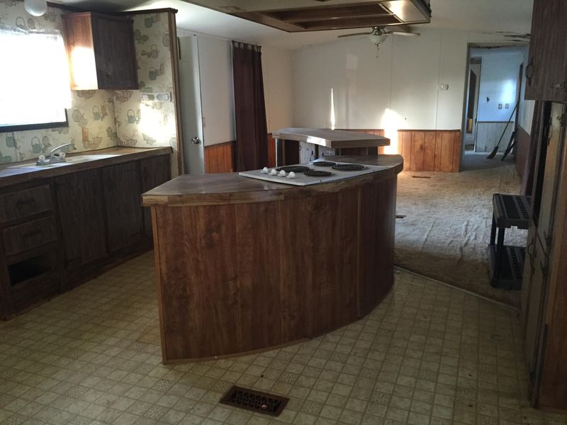 216 Canal St, Bonneau, SC 29431