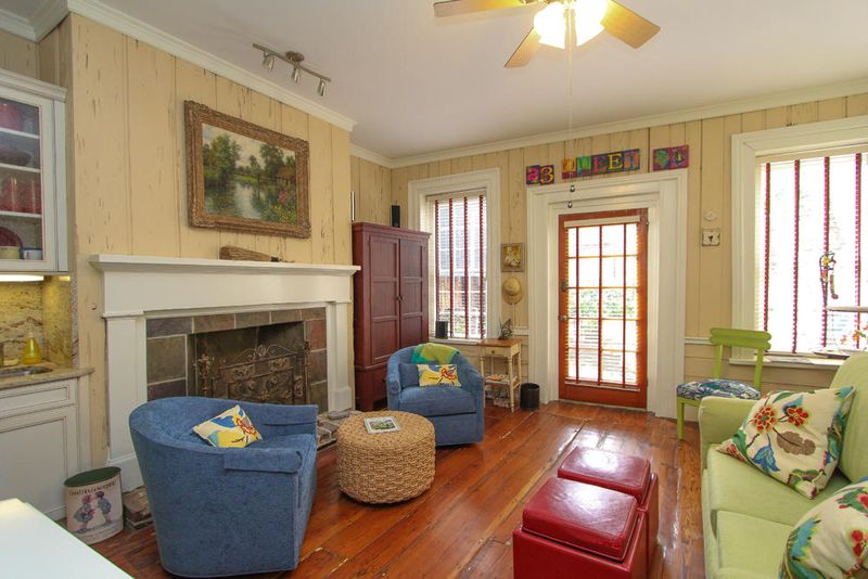 23 Queen St #B, Charleston, SC 29401