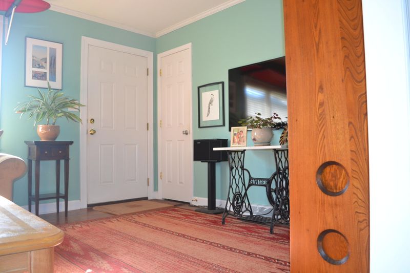 1128 Oceanview Rd, Charleston, SC 29412