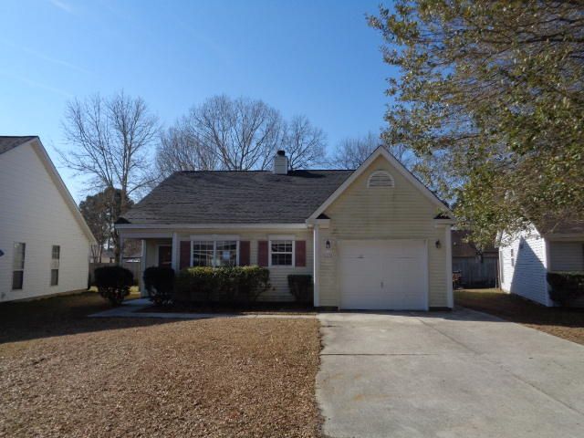 225 Hastings Dr, Goose Creek, SC 29445