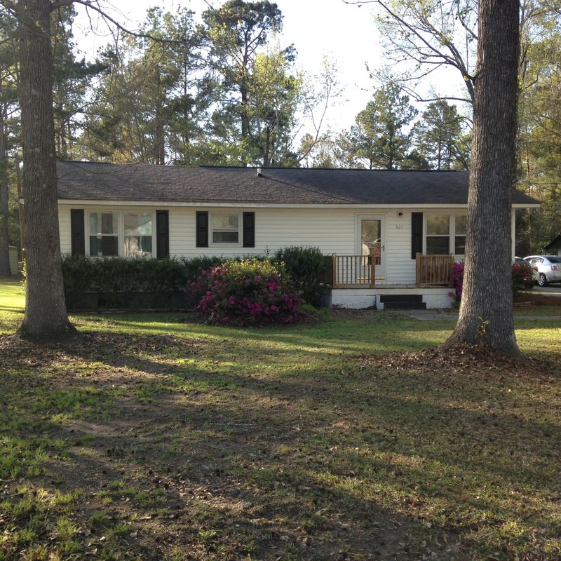 321 Behling St, Saint George, SC 29477
