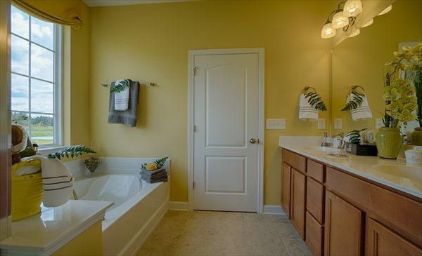 647 Redbud Ln, Summerville, SC 29483