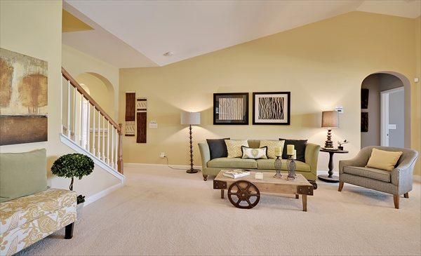 647 Redbud Ln, Summerville, SC 29483