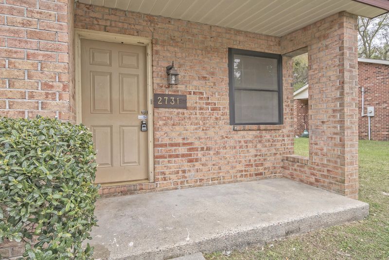 2731 Oak Leaf Dr, North Charleston, SC 29420