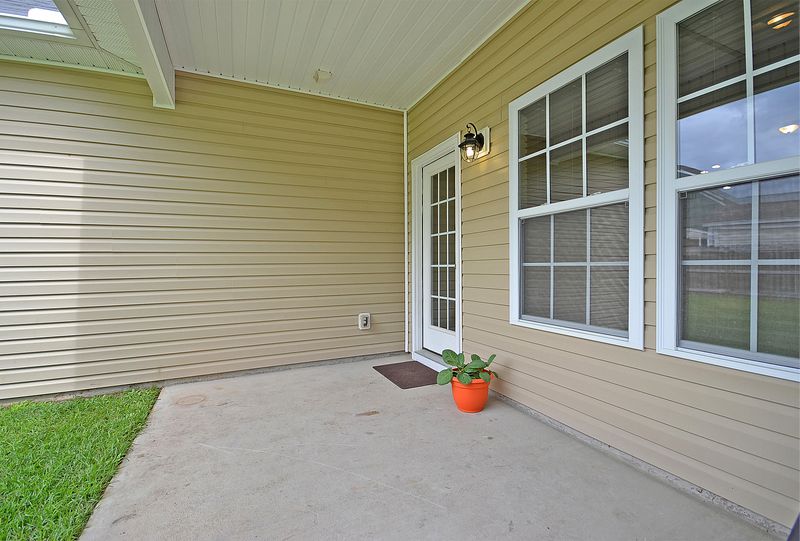332 Killarney Trl, Moncks Corner, SC 29461