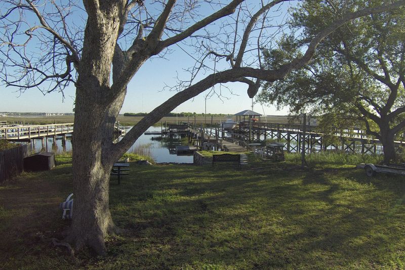 1454 Thompson Ave, Sullivans Island, SC 29482