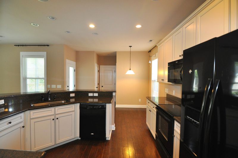 3006 Memorial Dr, Charleston, SC 29414