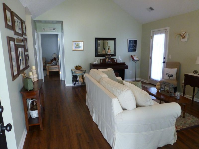 107 Avoncliff Ct, Summerville, SC 29483