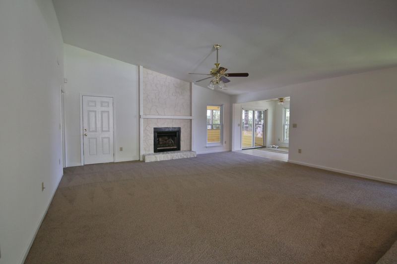 4617 Moss Ct, North Charleston, SC 29420
