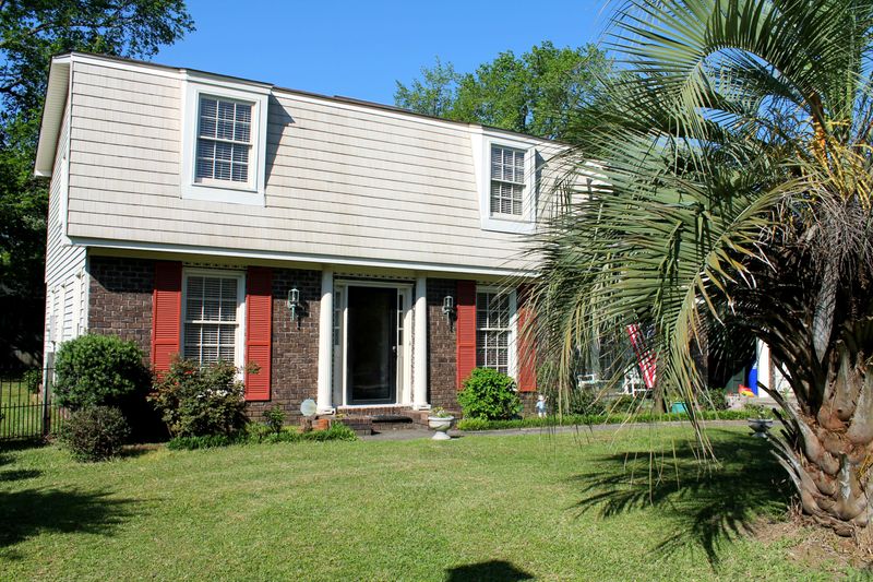 3 Charlyn Dr, Charleston, SC 29407