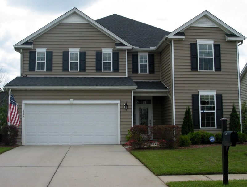 235 Berwick Dr, Summerville, SC 29483