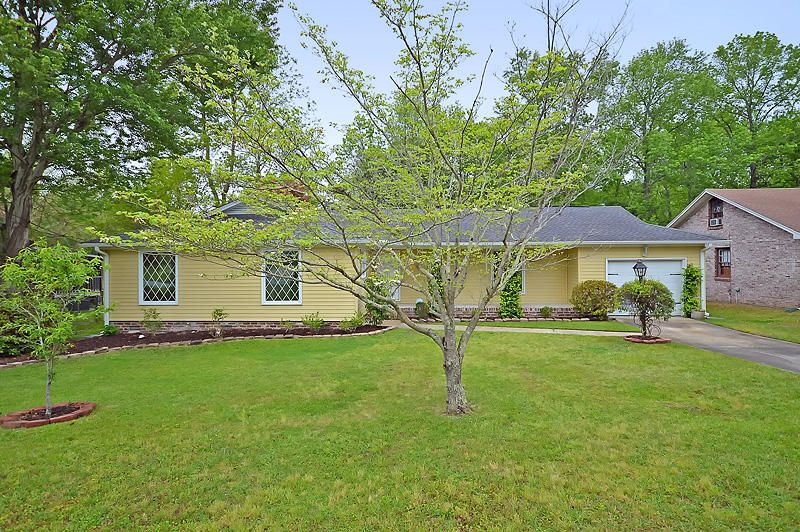 8461 Deerwood Dr, North Charleston, SC 29406