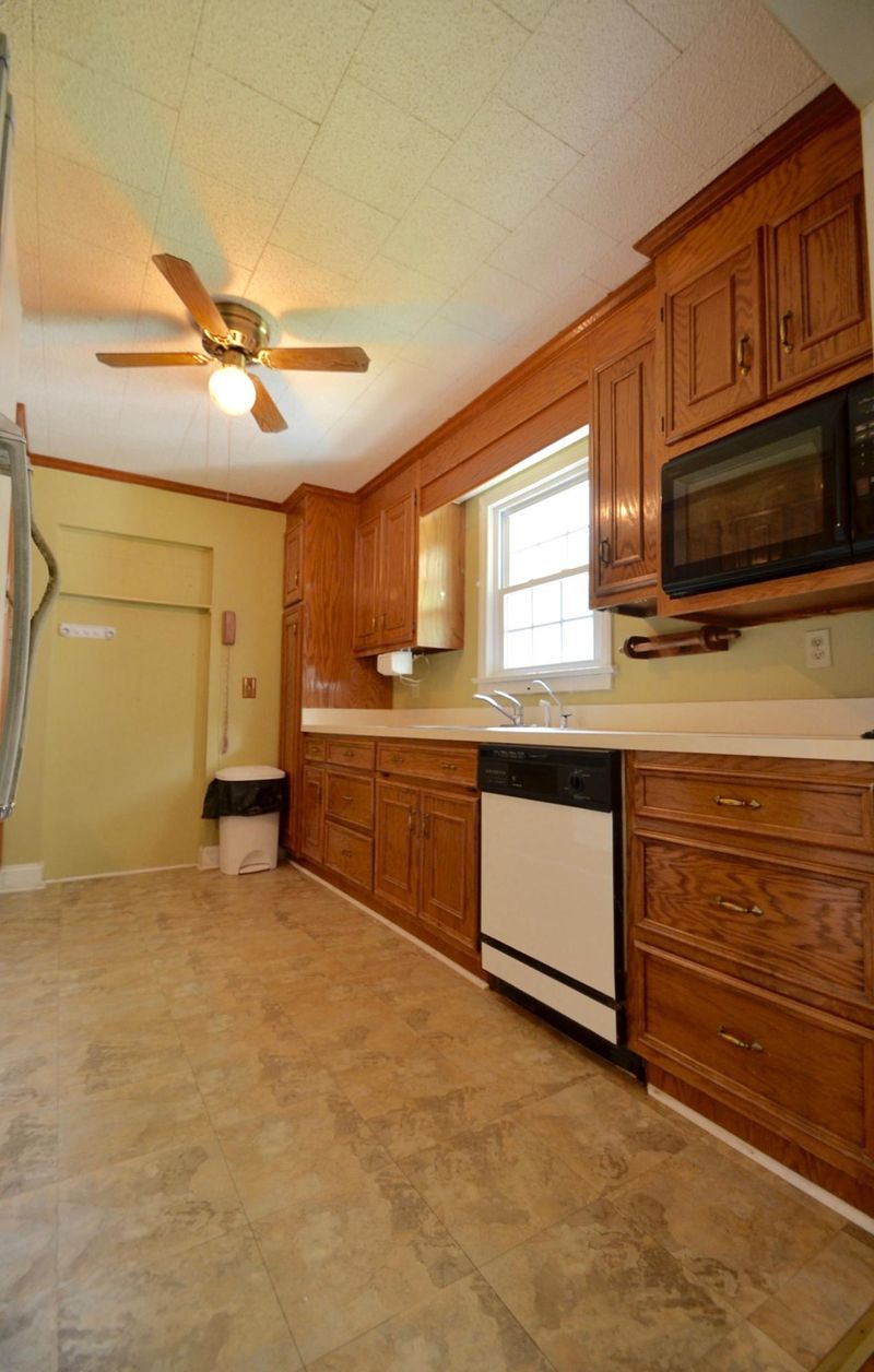 513 Horne St, Moncks Corner, SC 29461