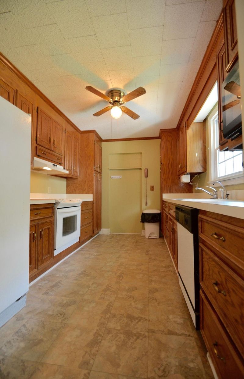 513 Horne St, Moncks Corner, SC 29461