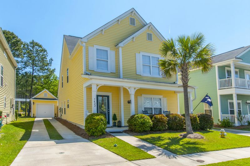 7422 Northgate Dr, Hanahan, SC 29410