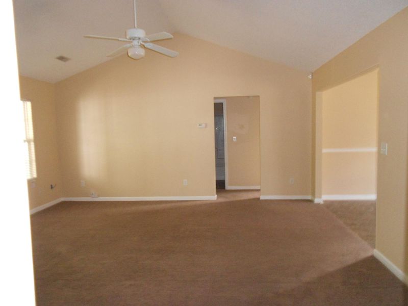 207 Hedge Way, Summerville, SC 29483