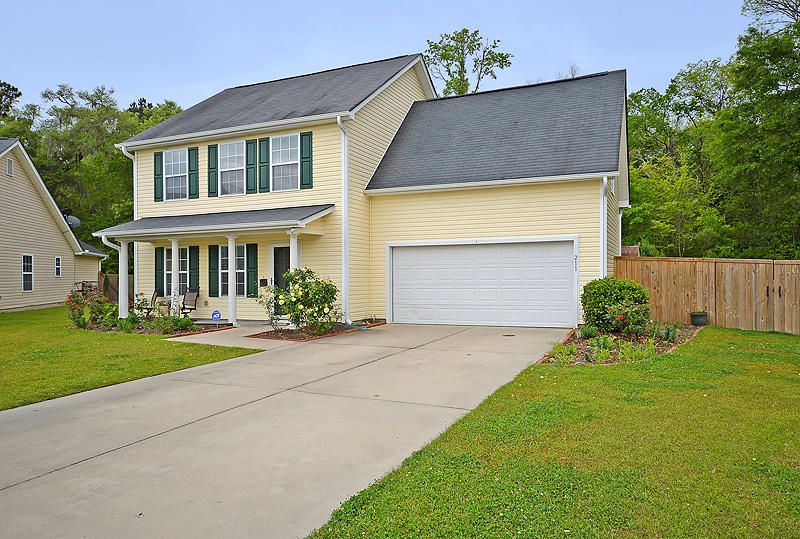 211 Turner Greens Ct, Goose Creek, SC 29445