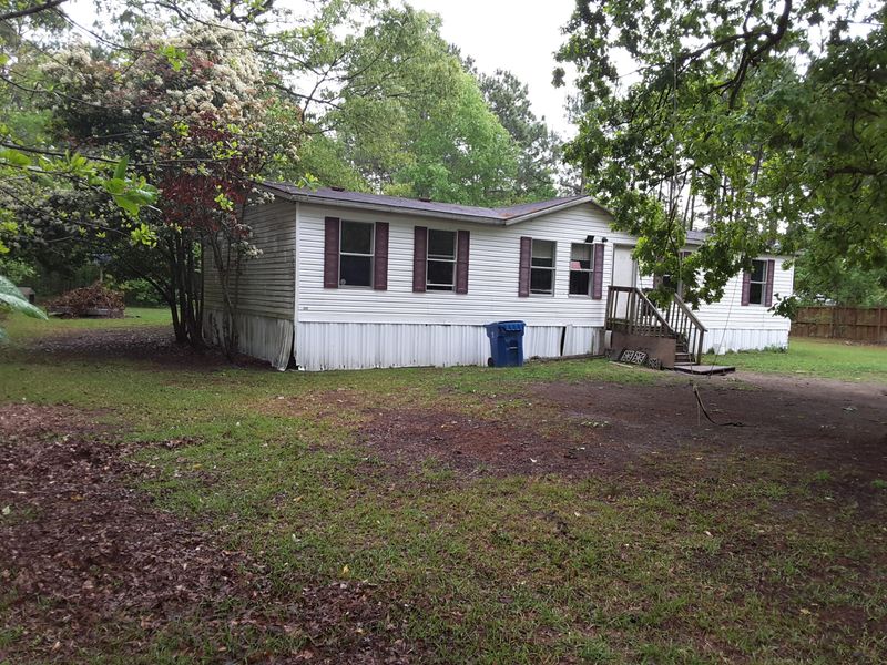200 Pooshee Plantation Way, Bonneau, SC 29431