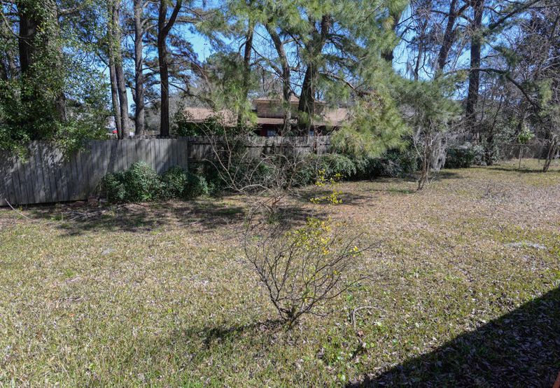5330 Chantilly Ln, North Charleston, SC 29418