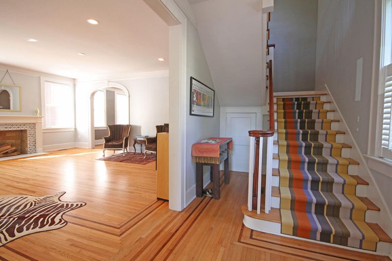 103 Ashley Ave, Charleston, SC 29401