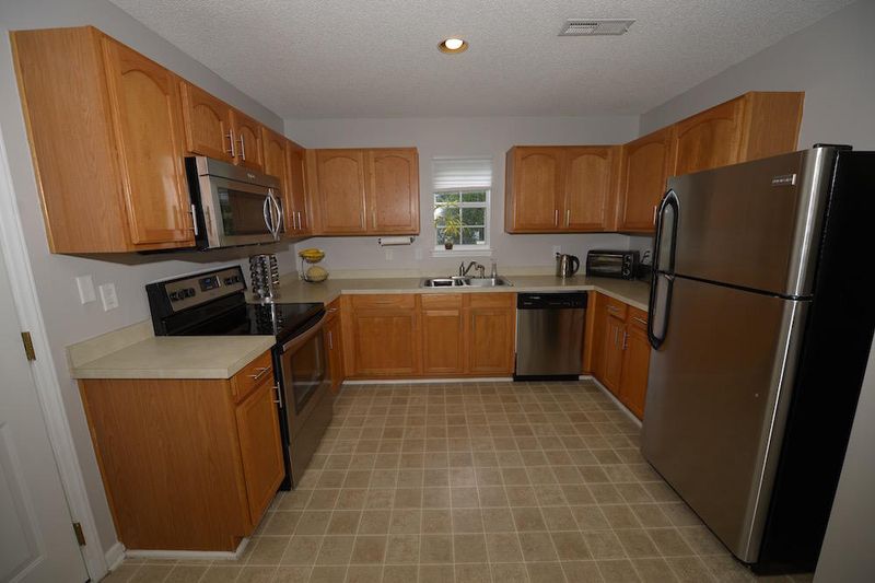 5104 Thornton Dr, Summerville, SC 29485