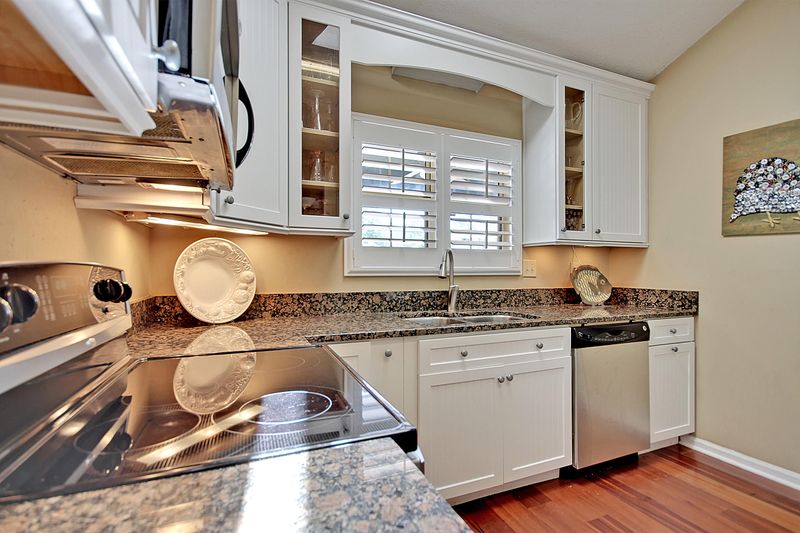 1261 Llewellyn Rd, Mount Pleasant, SC 29464