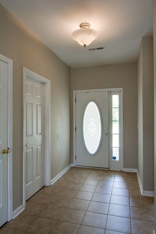 102 Causeyside Ct, Summerville, SC 29485