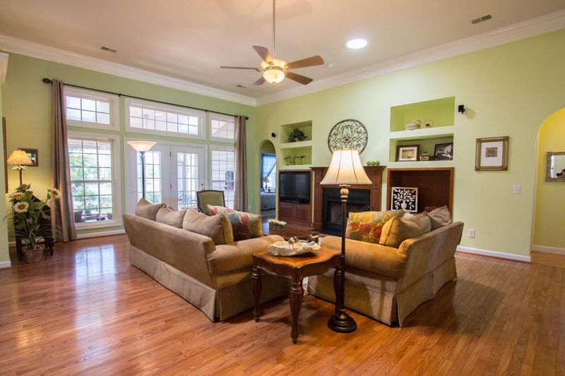 1592 Oakhurst Dr, Mount Pleasant, SC 29466