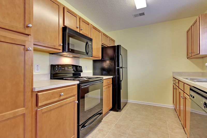 220 Maypop Dr, Goose Creek, SC 29445