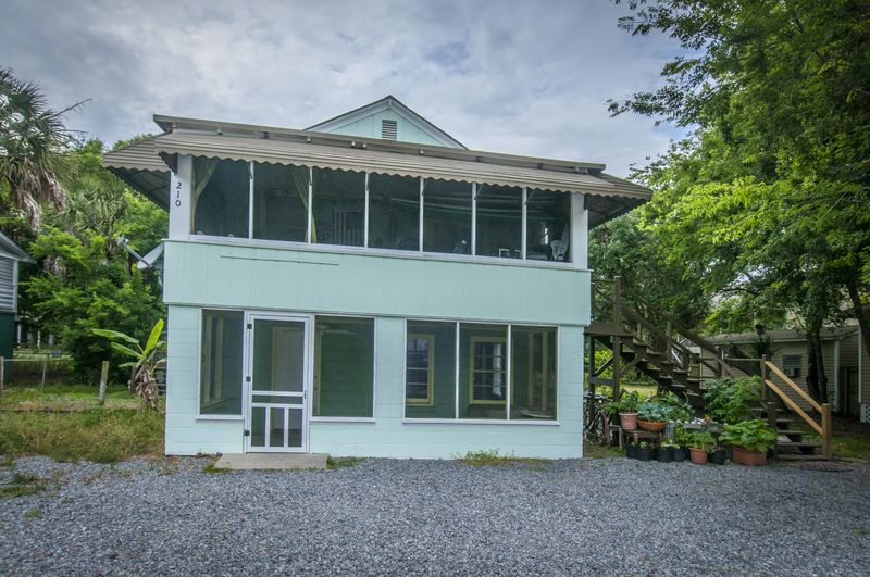 210 E Ashley Ave, Folly Beach, SC 29439