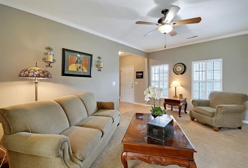 107 Pleasant Hill Dr, Goose Creek, SC 29445