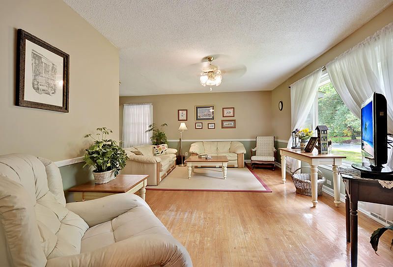 2442 Two Oaks Dr, Charleston, SC 29414