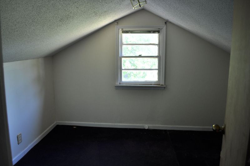 1447 Old Whitesville Rd, Moncks Corner, SC 29461