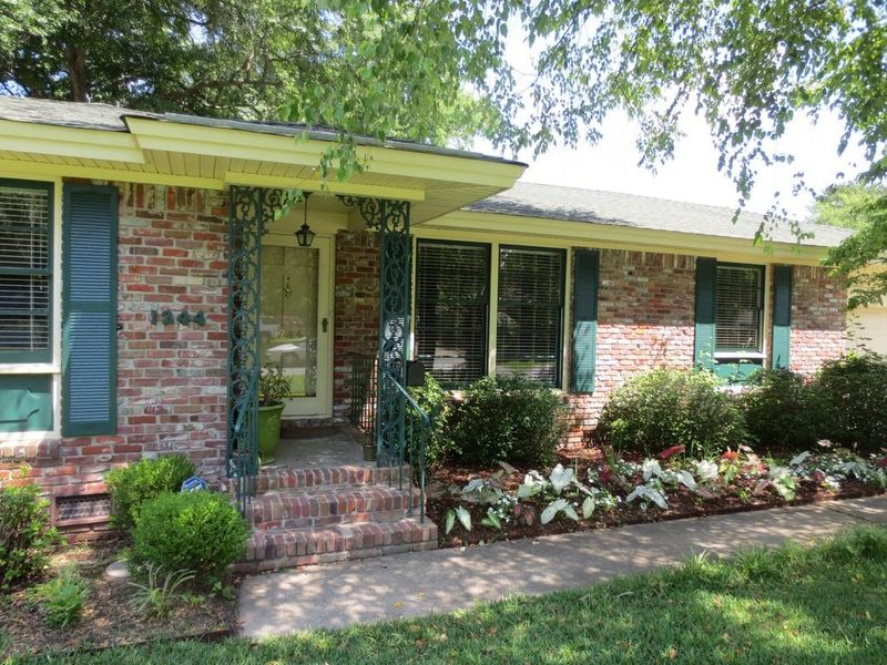 1244 Greenfield Pl, Hanahan, SC 29410