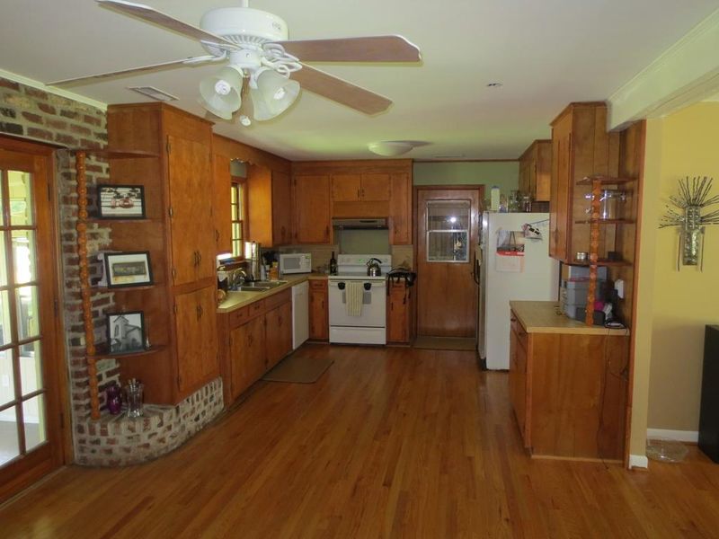 1244 Greenfield Pl, Hanahan, SC 29410